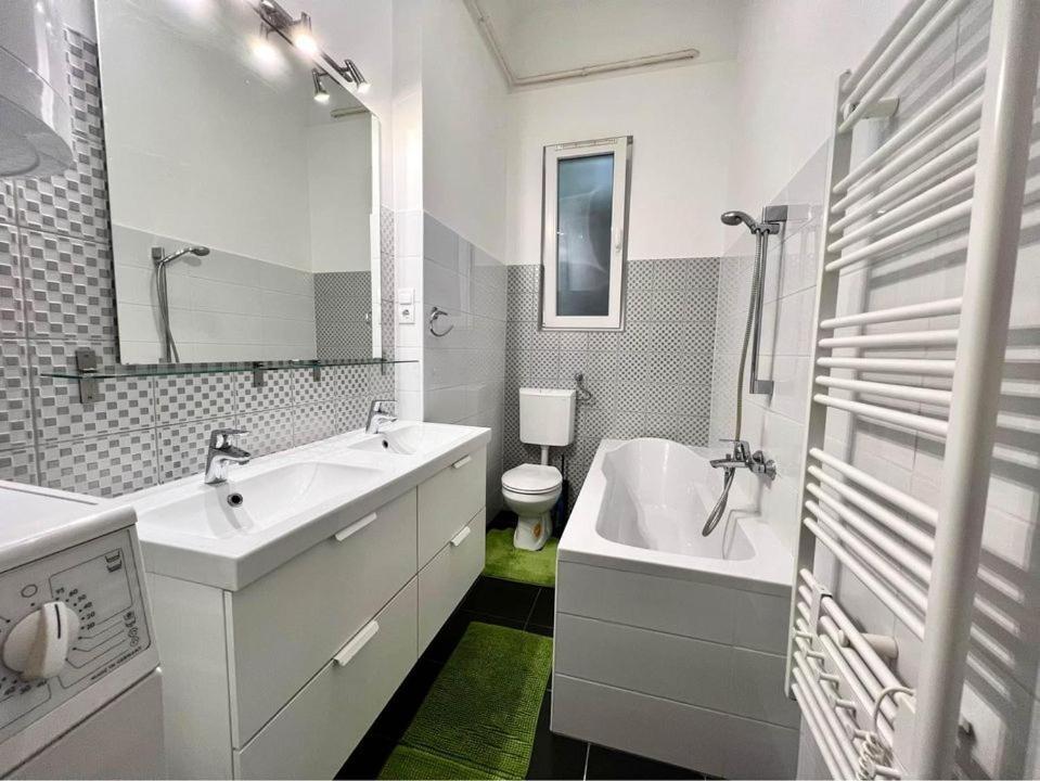 Roland Apartment Downtown - Pope Subway Budapest Esterno foto
